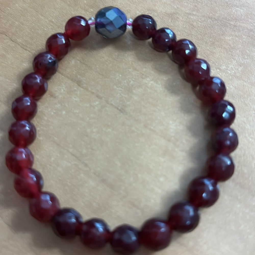 #097 Real faceted garnet gemstone Healing  Bracelet 7mm